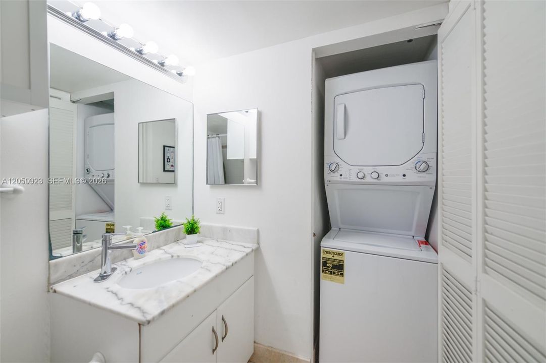 For Rent: $5,500 (3 beds, 2 baths, 1232 Square Feet)
