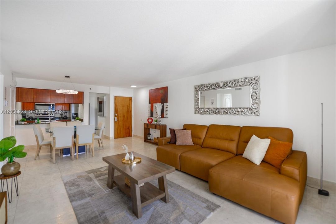 For Rent: $5,500 (3 beds, 2 baths, 1232 Square Feet)