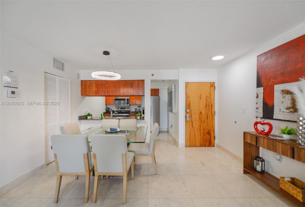 For Rent: $5,500 (3 beds, 2 baths, 1232 Square Feet)