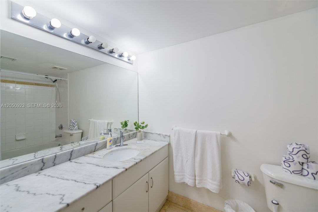 For Rent: $5,500 (3 beds, 2 baths, 1232 Square Feet)