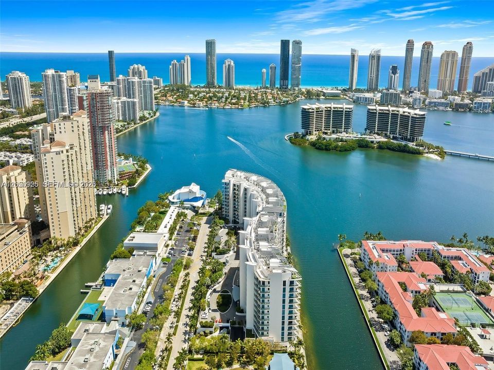 For Rent: $13,000 (3 beds, 4 baths, 2518 Square Feet)
