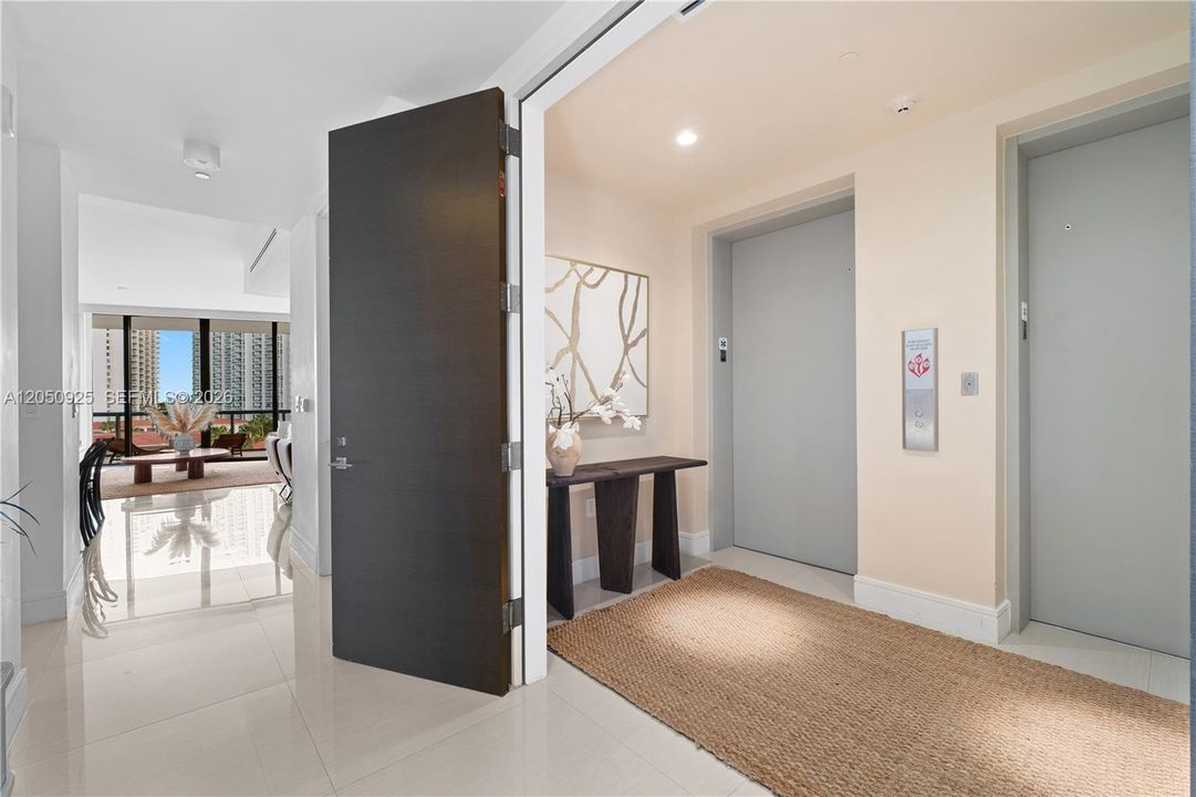 For Rent: $13,000 (3 beds, 4 baths, 2518 Square Feet)