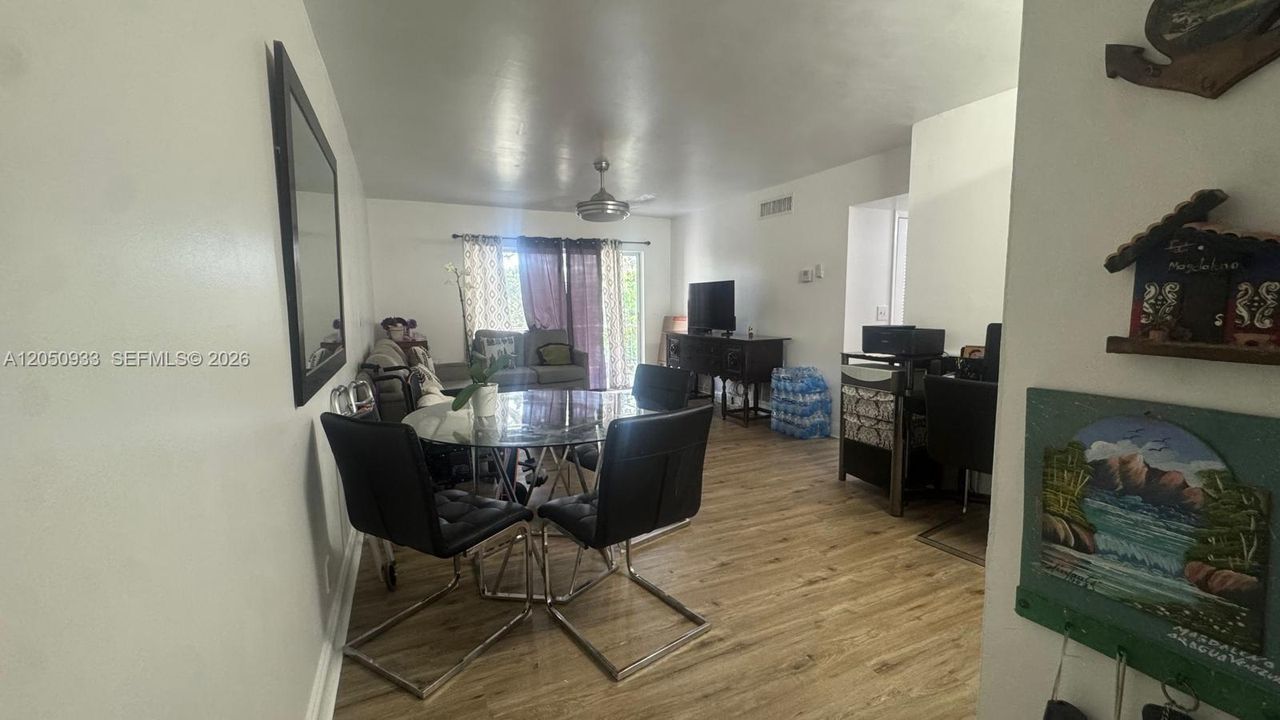 В аренду: $2,450 (2 спален, 2 ванн, 847 Квадратных фут)