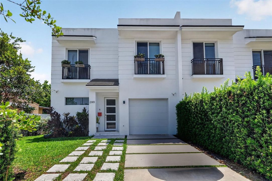 В аренду: $12,000 (4 спален, 4 ванн, 2988 Квадратных фут)