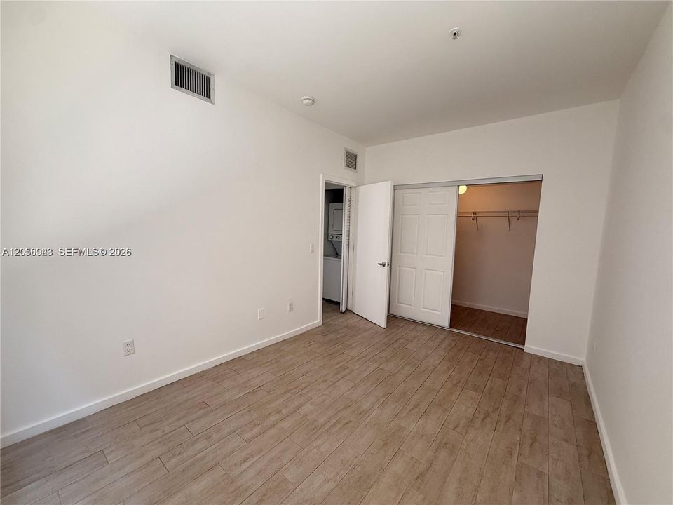 For Rent: $1,900 (1 beds, 1 baths, 526 Square Feet)