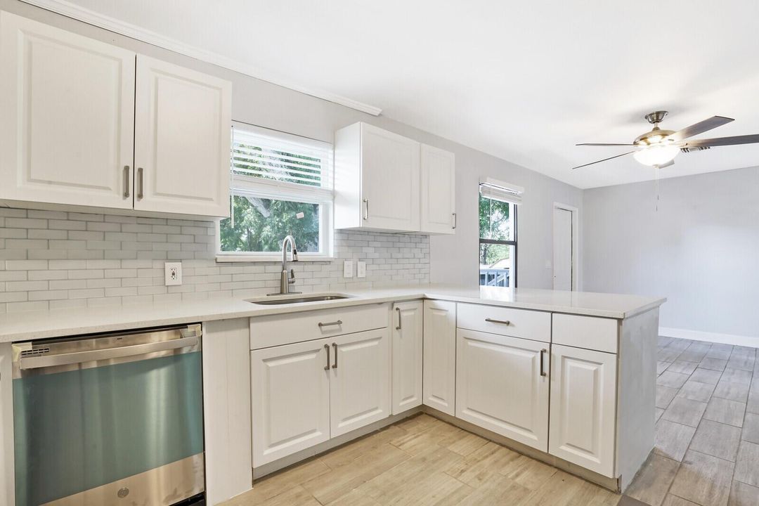 Unit B - kitchen