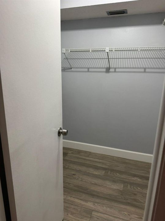 MB Walk in Closet