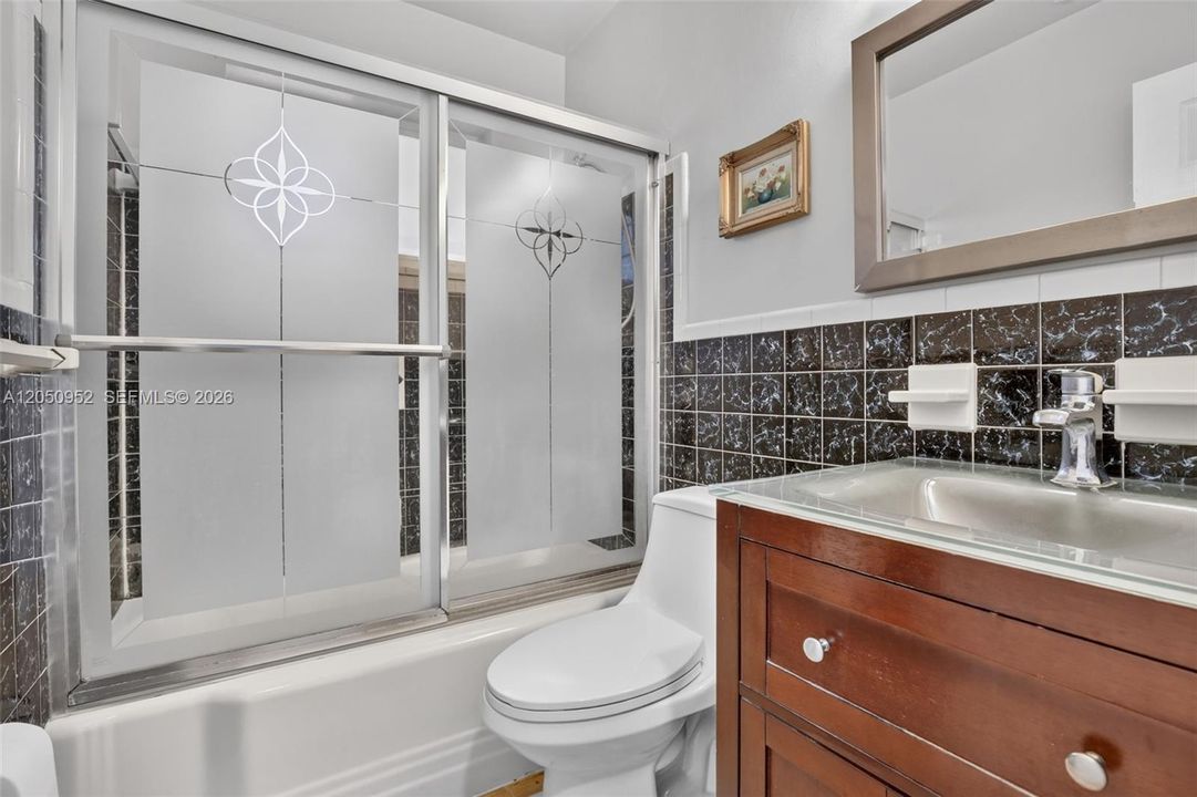 На продажу: $619,900 (3 спален, 2 ванн, 1408 Квадратных фут)