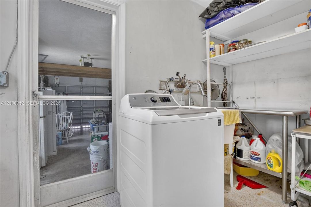 На продажу: $619,900 (3 спален, 2 ванн, 1408 Квадратных фут)