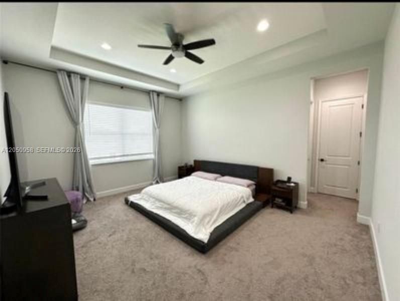 En Venta: $649,900 (4 camas, 3 baños, 2165 Pies cuadrados)