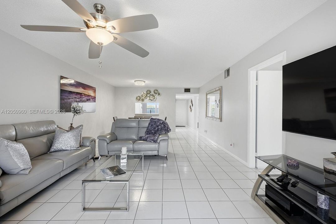 En Venta: $249,900 (2 camas, 2 baños, 1192 Pies cuadrados)