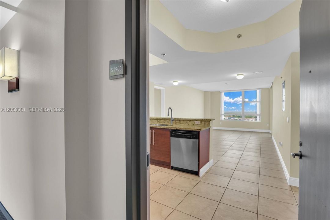 En Renta: $2,950 (2 camas, 2 baños, 1165 Pies cuadrados)