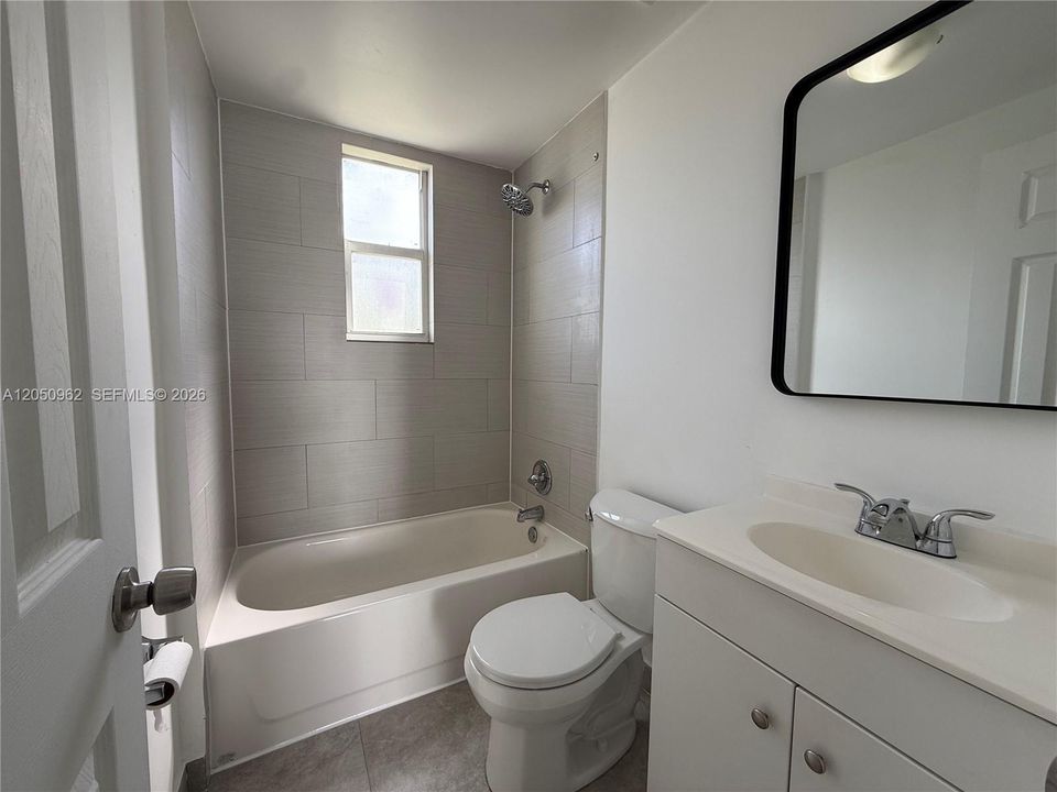 For Rent: $2,075 (2 beds, 1 baths, 750 Square Feet)