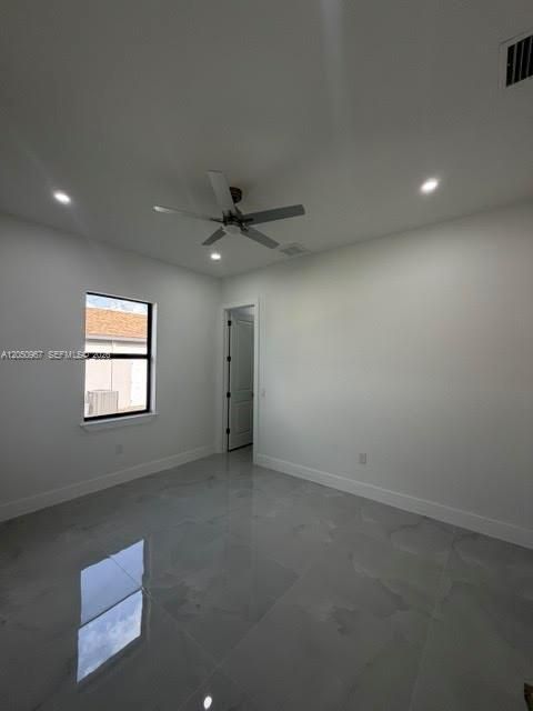 Под контрактом: $355,000 (3 спален, 2 ванн, 1618 Квадратных фут)
