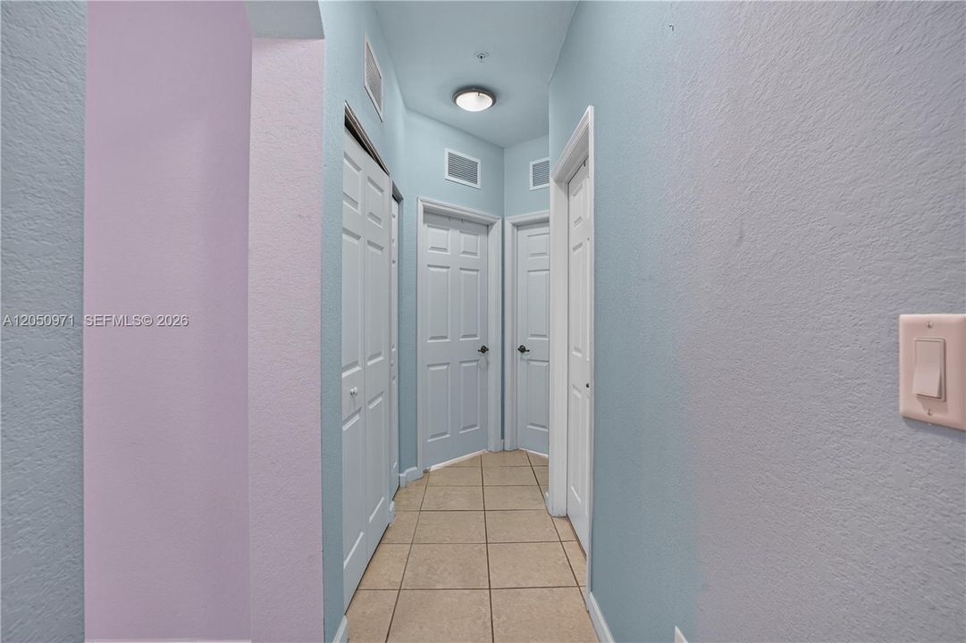 For Sale: $299,000 (3 beds, 2 baths, 1151 Square Feet)