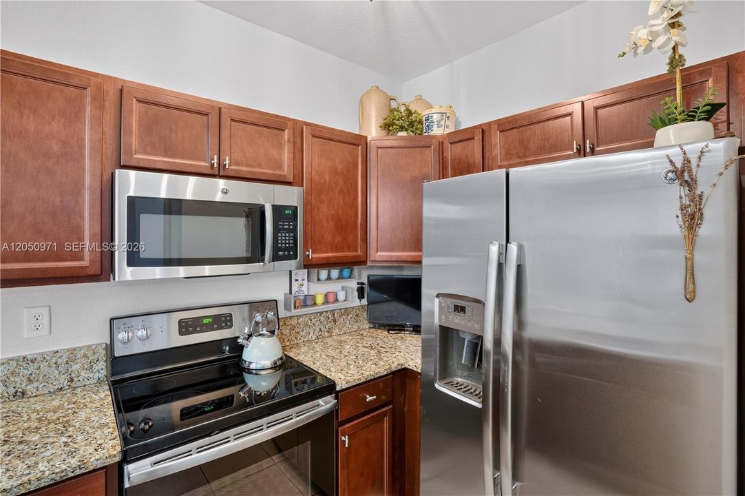 For Sale: $299,000 (3 beds, 2 baths, 1151 Square Feet)