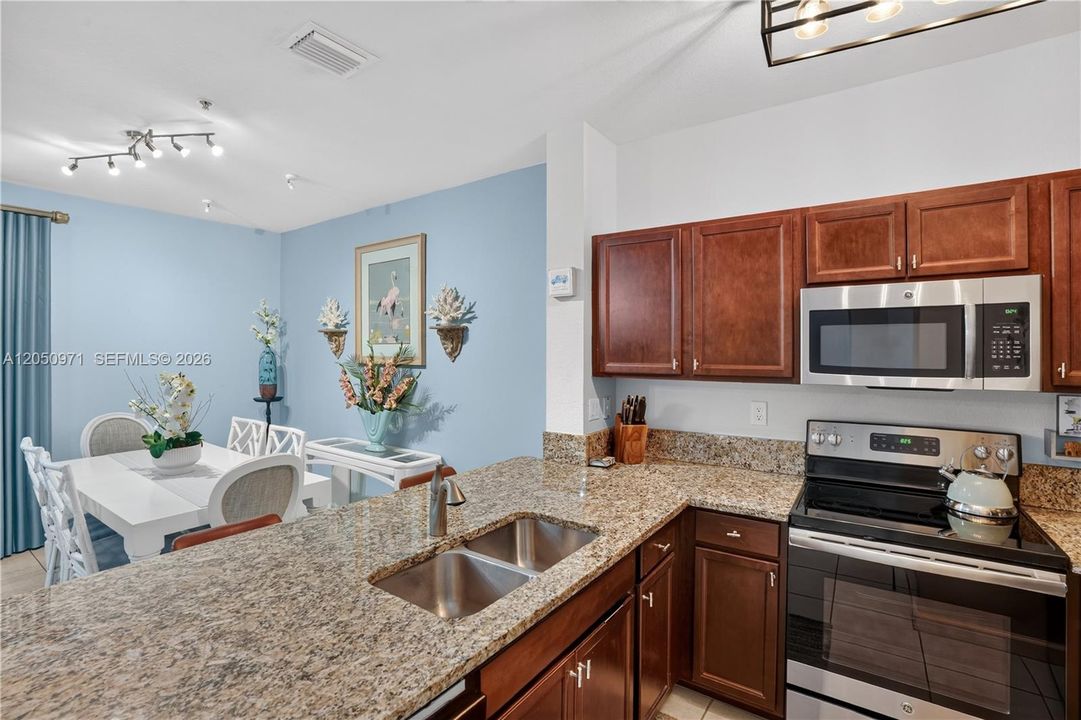 For Sale: $299,000 (3 beds, 2 baths, 1151 Square Feet)