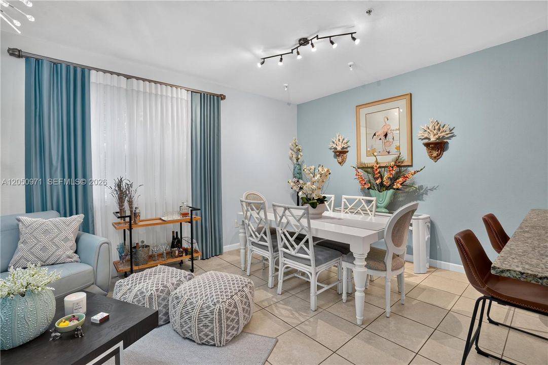 For Sale: $299,000 (3 beds, 2 baths, 1151 Square Feet)
