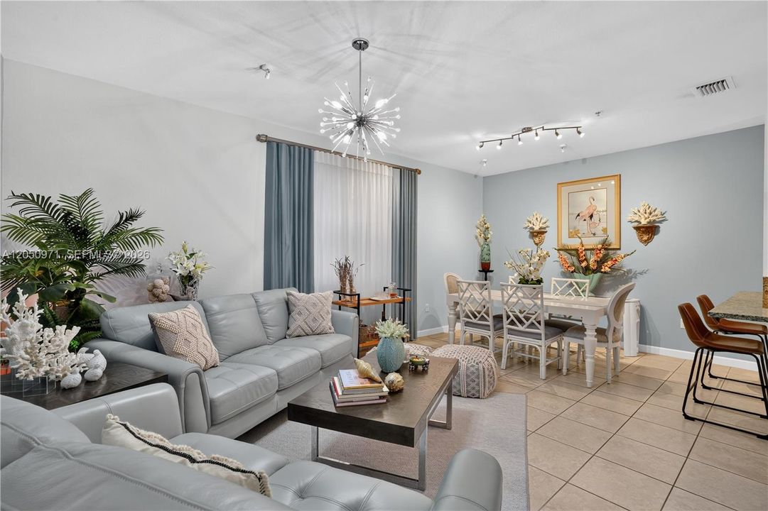 For Sale: $299,000 (3 beds, 2 baths, 1151 Square Feet)