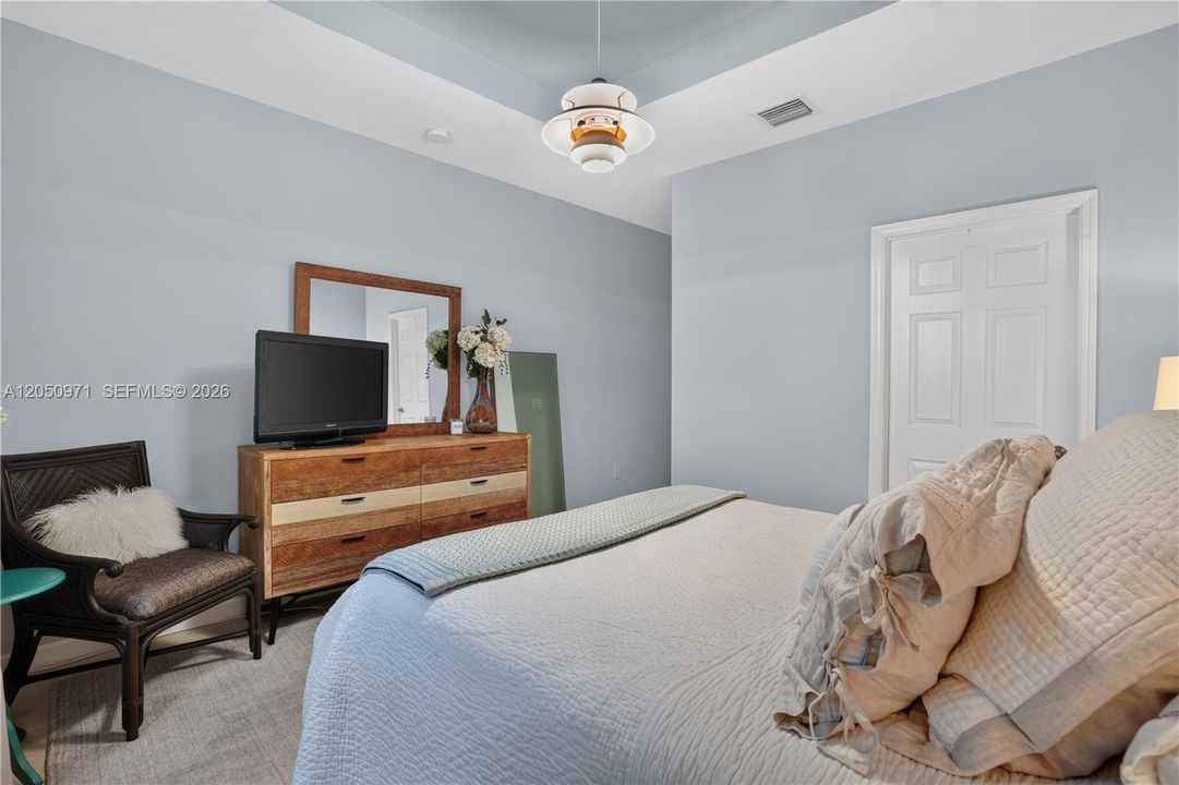 For Sale: $299,000 (3 beds, 2 baths, 1151 Square Feet)