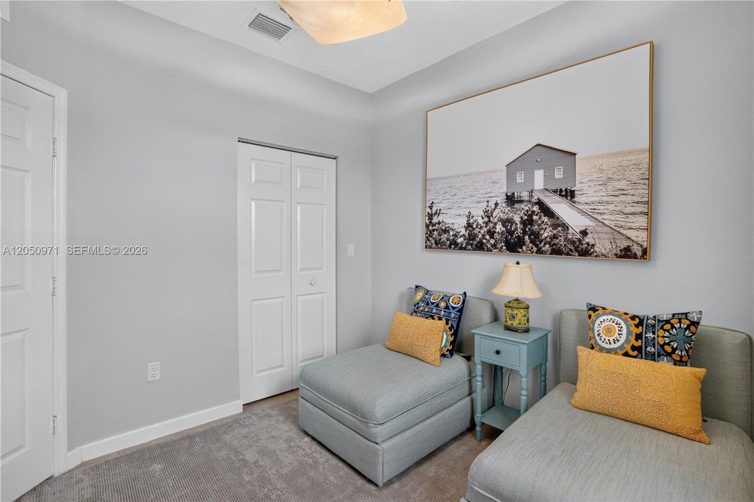For Sale: $299,000 (3 beds, 2 baths, 1151 Square Feet)