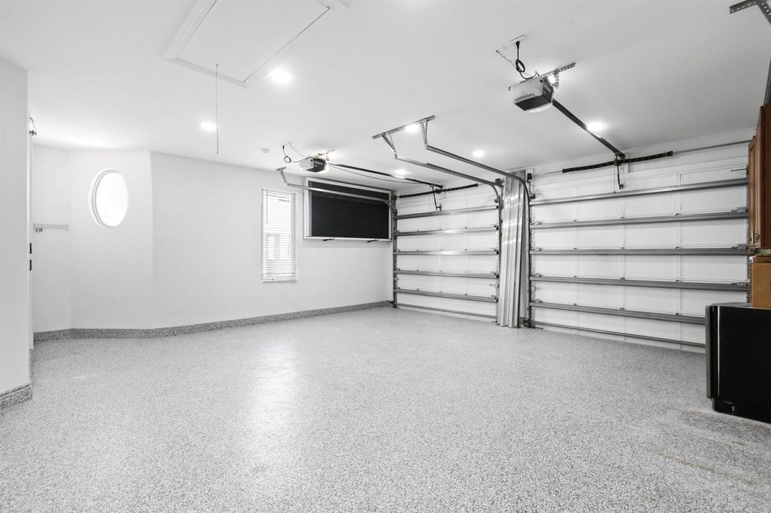 Front entranceway with golf cart garage