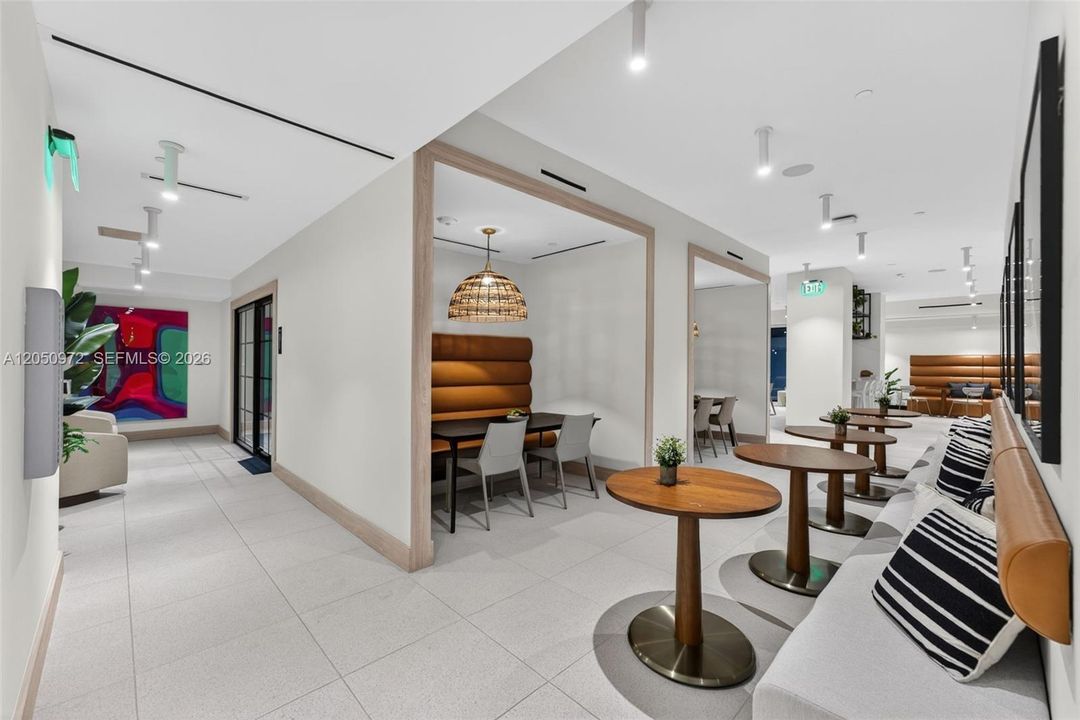For Sale: $435,000 (0 beds, 1 baths, 392 Square Feet)