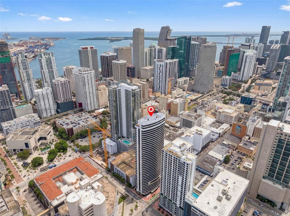 For Sale: $435,000 (0 beds, 1 baths, 392 Square Feet)