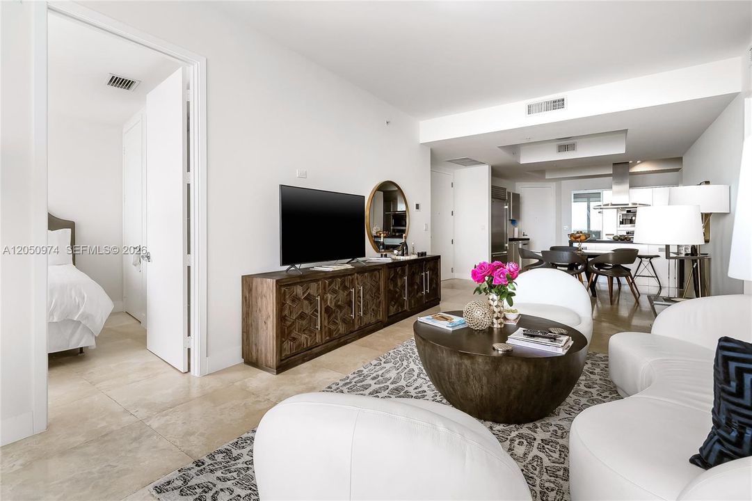 В аренду: $6,000 (2 спален, 2 ванн, 1570 Квадратных фут)