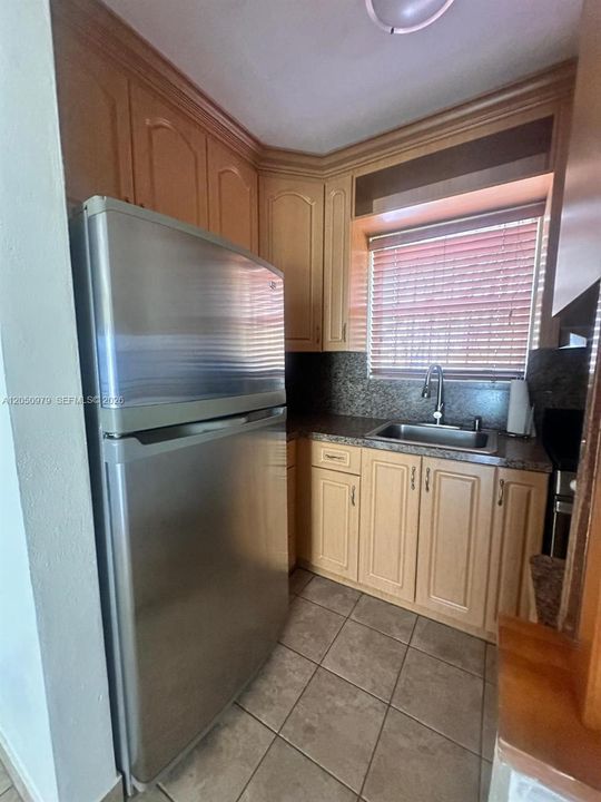 For Rent: $2,100 (2 beds, 1 baths, 648 Square Feet)