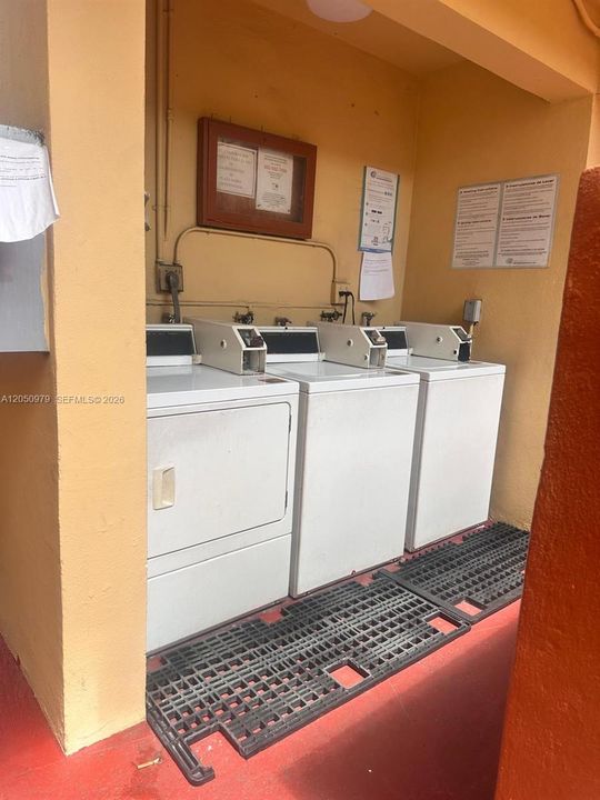 For Rent: $2,100 (2 beds, 1 baths, 648 Square Feet)