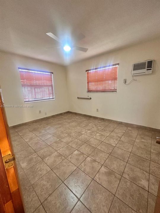 For Rent: $2,100 (2 beds, 1 baths, 648 Square Feet)