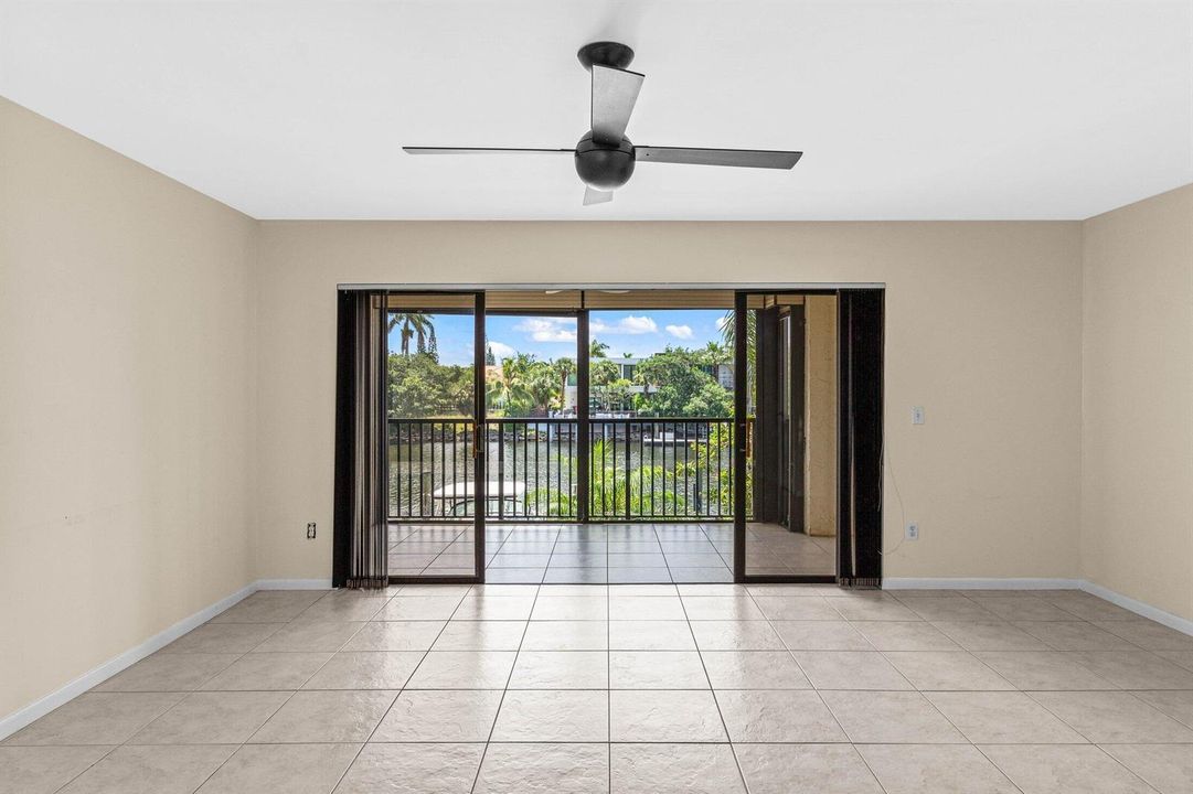 011-210CaptainsWalk-711-DelrayBeach-FL-3