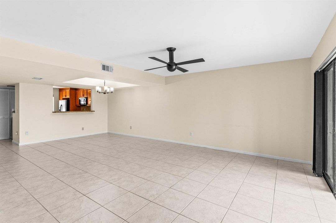 008-210CaptainsWalk-711-DelrayBeach-FL-3
