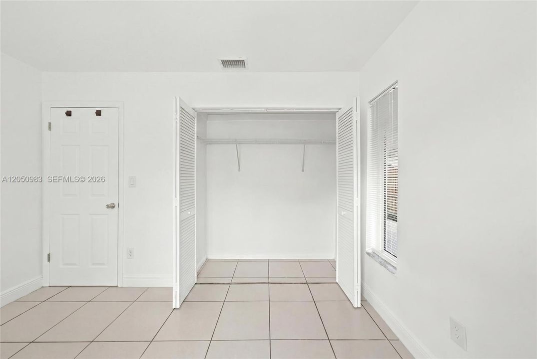 For Sale: $470,000 (3 beds, 1 baths, 1015 Square Feet)