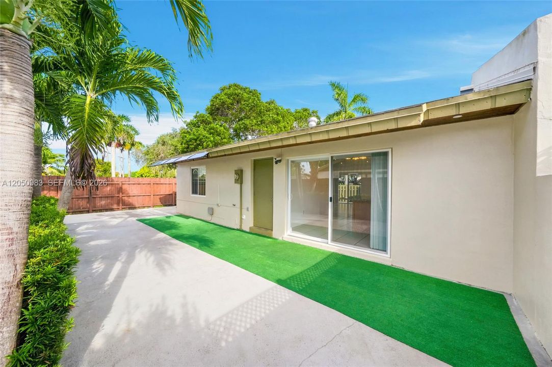 For Sale: $470,000 (3 beds, 1 baths, 1015 Square Feet)
