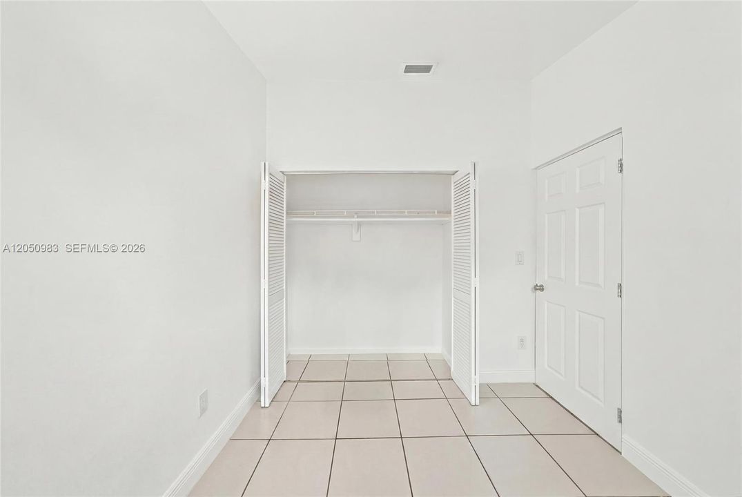 For Sale: $470,000 (3 beds, 1 baths, 1015 Square Feet)