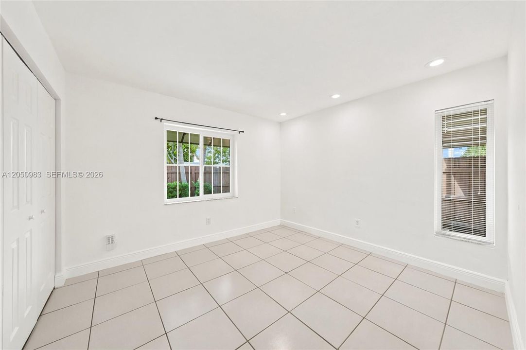 For Sale: $470,000 (3 beds, 1 baths, 1015 Square Feet)