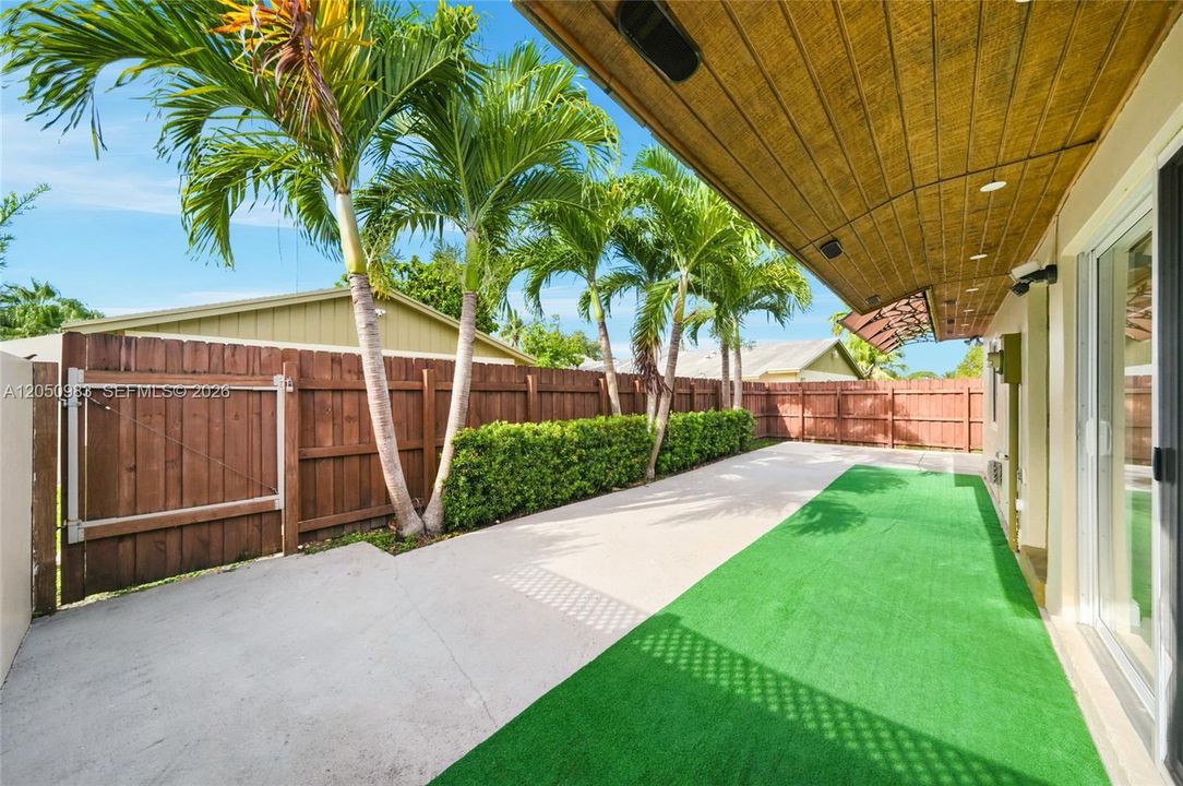For Sale: $470,000 (3 beds, 1 baths, 1015 Square Feet)