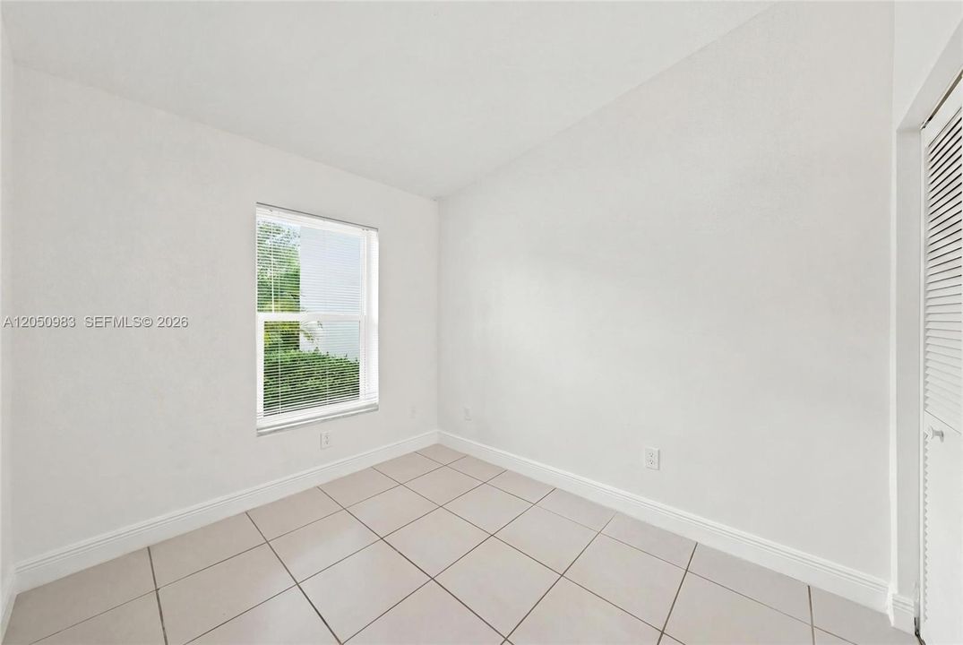 For Sale: $470,000 (3 beds, 1 baths, 1015 Square Feet)