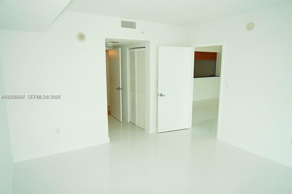For Sale: $815,000 (2 beds, 2 baths, 1307 Square Feet)