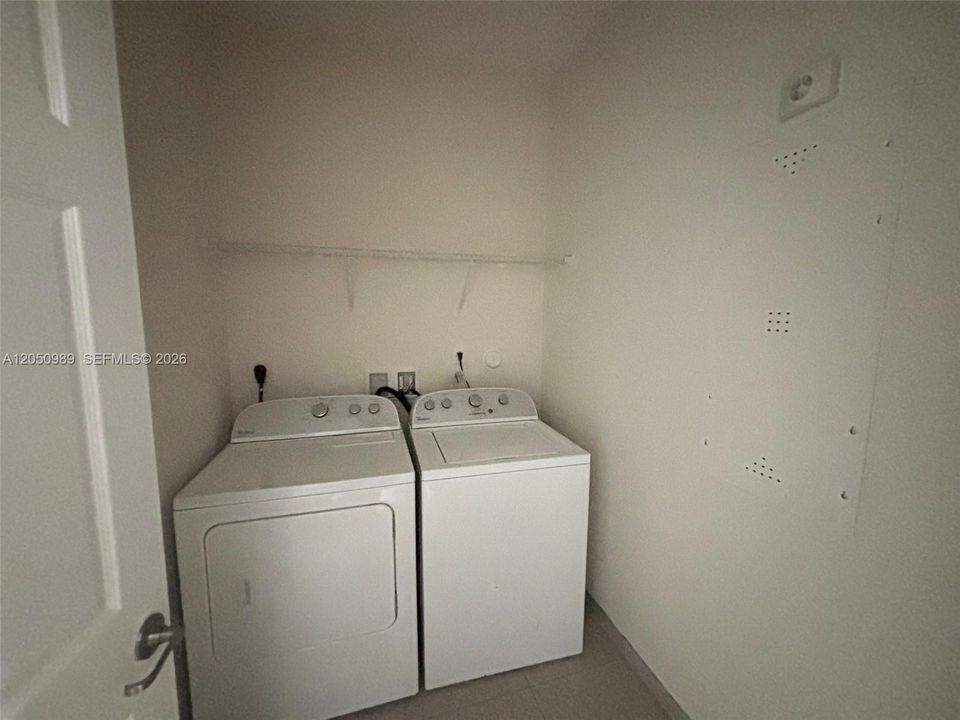В аренду: $4,190 (4 спален, 3 ванн, 2206 Квадратных фут)