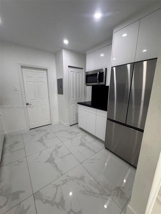 В аренду: $3,800 (3 спален, 2 ванн, 2572 Квадратных фут)