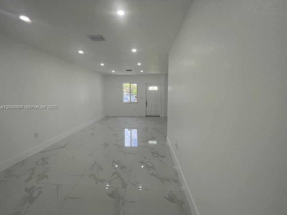 В аренду: $3,800 (3 спален, 2 ванн, 2572 Квадратных фут)