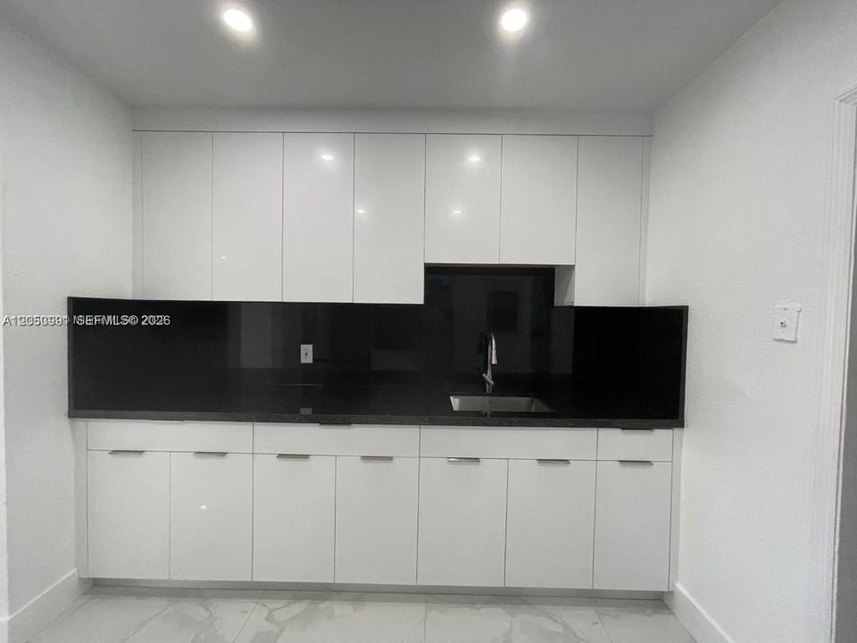 В аренду: $3,800 (3 спален, 2 ванн, 2572 Квадратных фут)