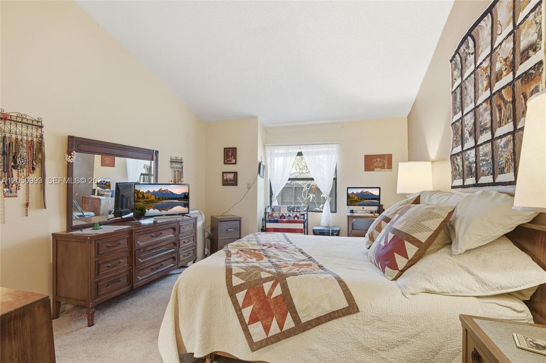 For Sale: $420,000 (3 beds, 2 baths, 1304 Square Feet)