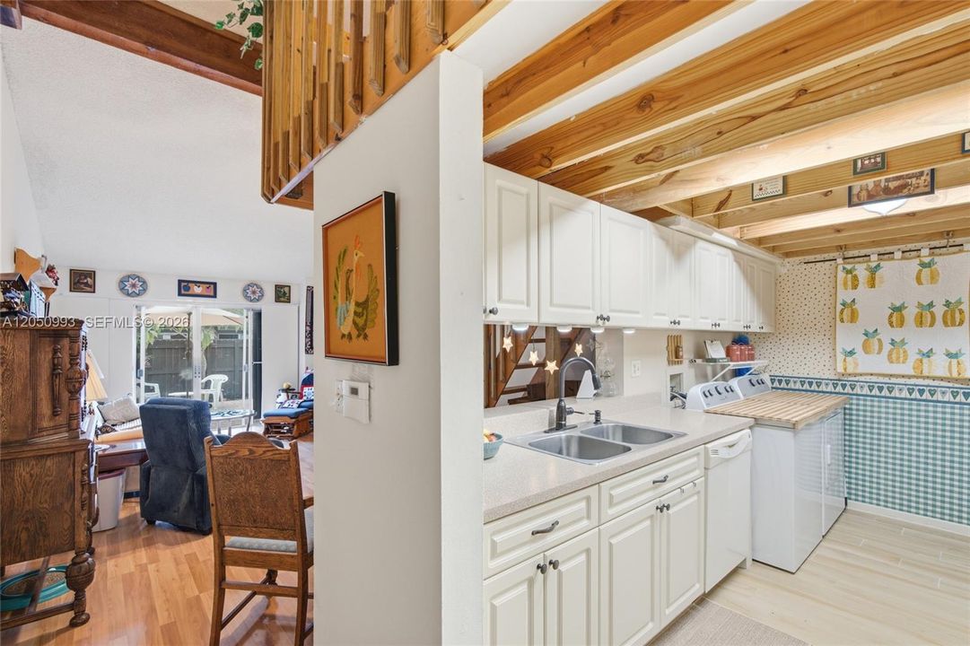 For Sale: $420,000 (3 beds, 2 baths, 1304 Square Feet)