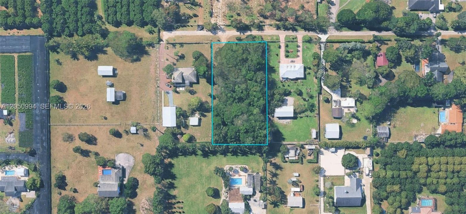 En Venta: $387,000 (1.13 acres)