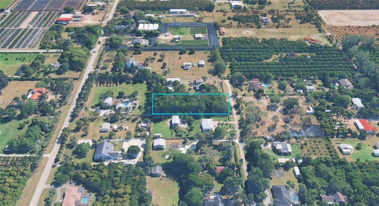 En Venta: $387,000 (1.13 acres)