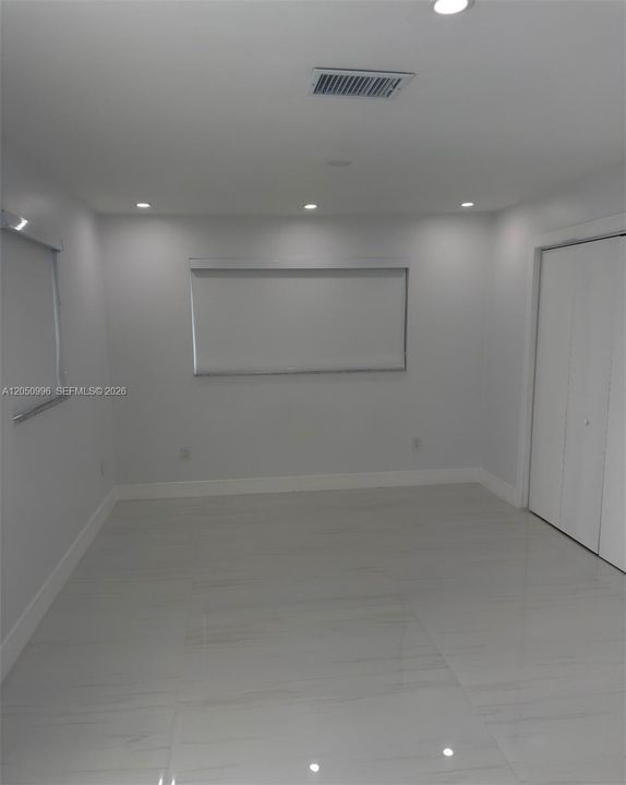 В аренду: $8,100 (4 спален, 3 ванн, 2279 Квадратных фут)